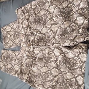 Seven7 snakeskin print tummyless high rise skinny jeans size 12